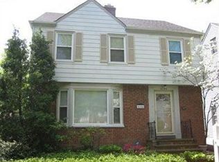 4154 Bushnell Rd, University Heights, OH 44118