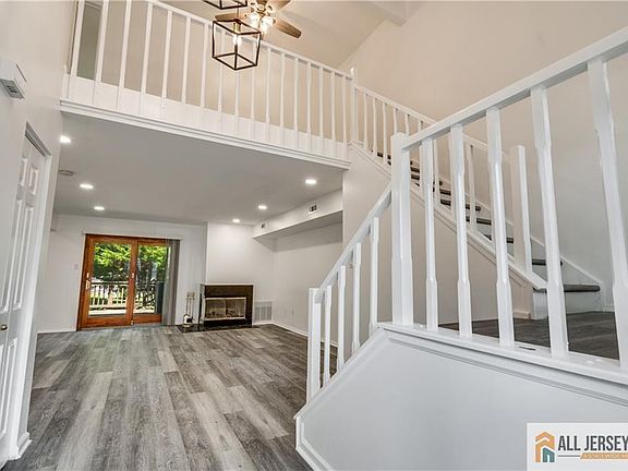5th image of 130 Winchester Way