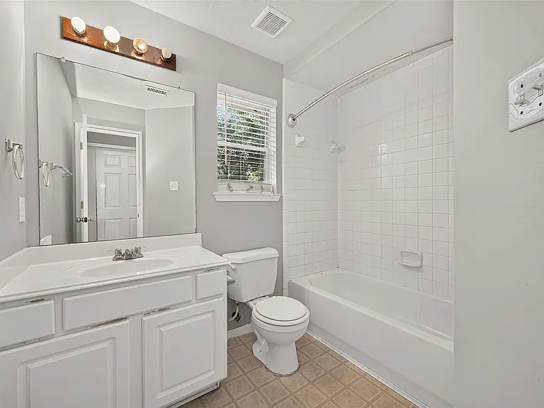 10031 Magnolia Way — Photo 28