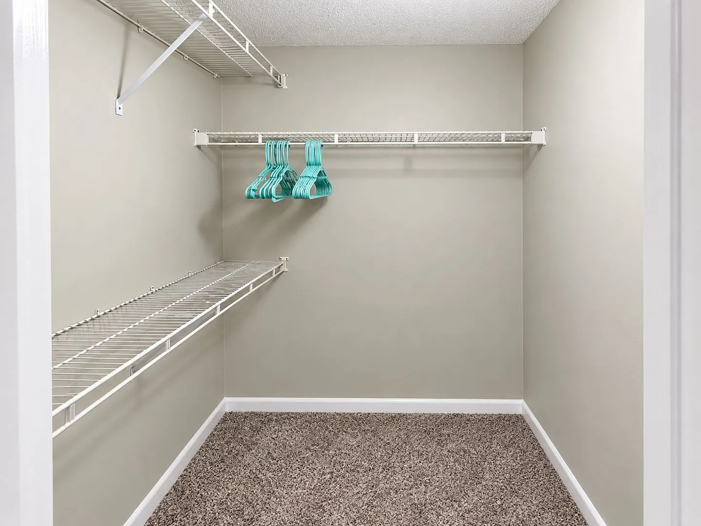 University Terrace Apt 210 — Photo 4