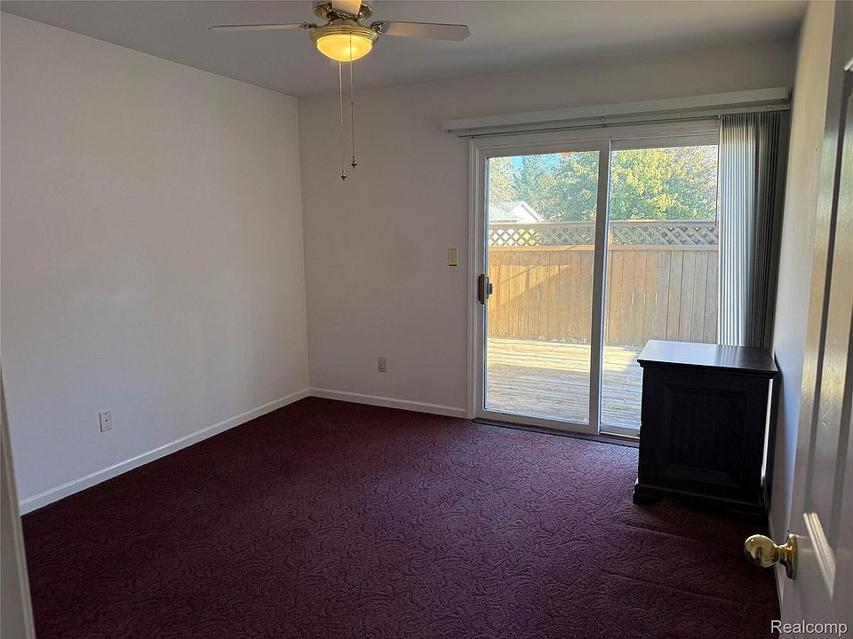 9473 Marina Dr, photo 25