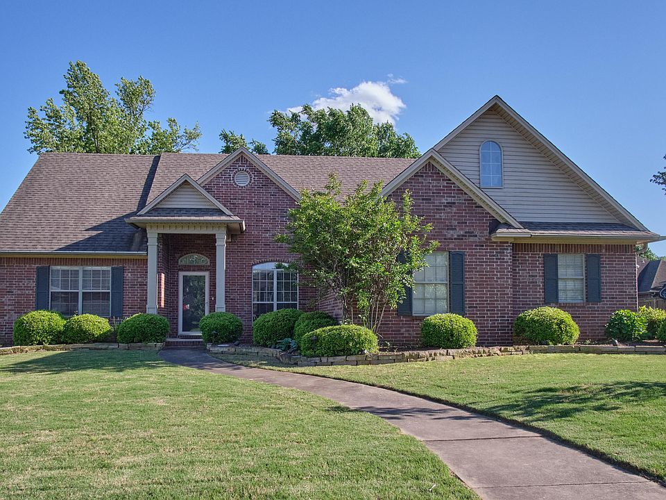 1st image of 807 Muscadine Ln