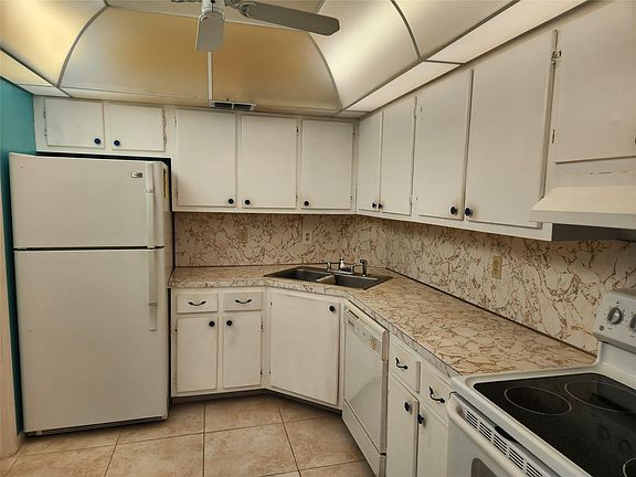 2nd image of 639 W Oakland Park Boulevard #201-D