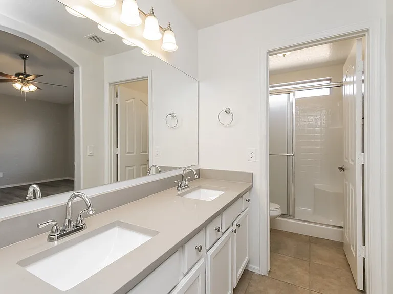 10944 E Delta Ave — Photo 10
