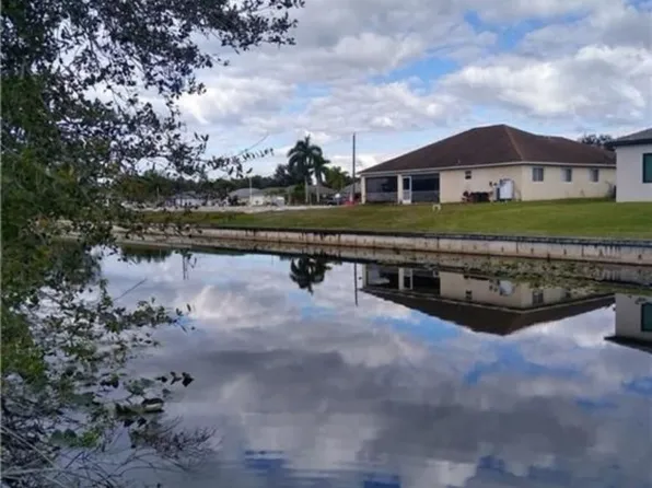 400 NW 9th St, Cape Coral, FL 33993