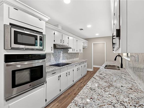 5th image of 37485 Pine St