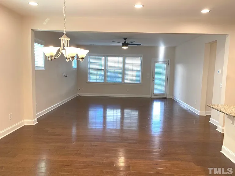1148 Premier Key Dr — Photo 5