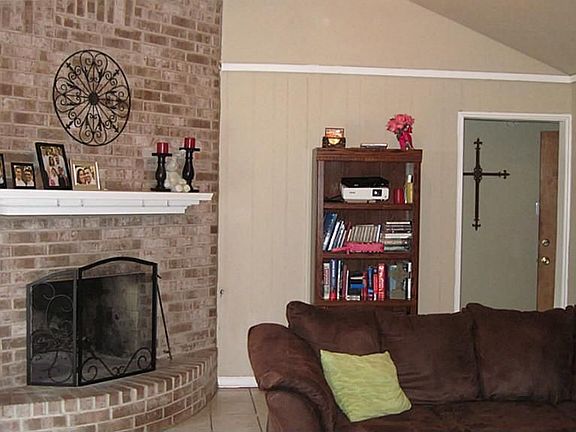 3rd image of 1103 Coyote Ln