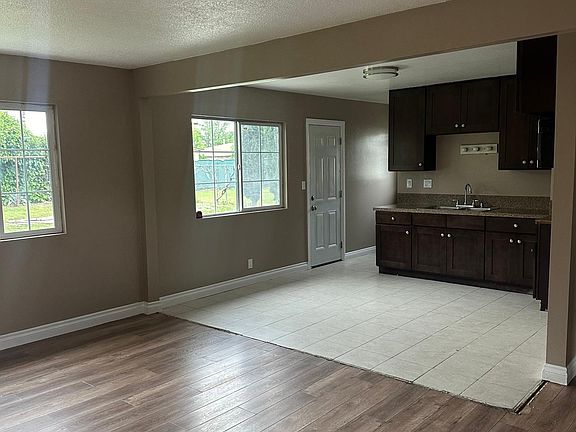 3rd image of 2114 S Park Ave