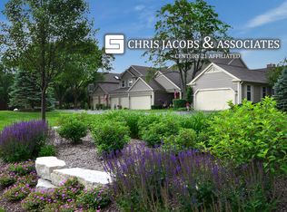 175 Tantallon Ln, Inverness, IL 60067