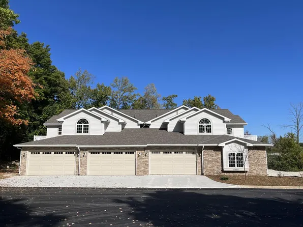 W141N9984 Seven Pines WAY #2, Germantown, WI 53022