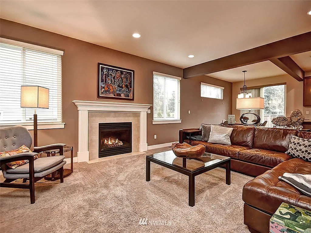 4 bed, 2764 sqft, $4,350 — Photo 4