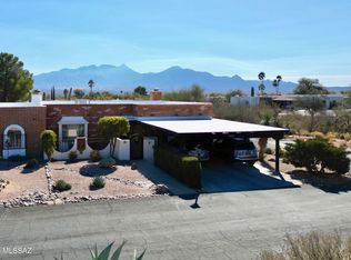 565 S Paseo La Rueda Cir, Green Valley, AZ 85614