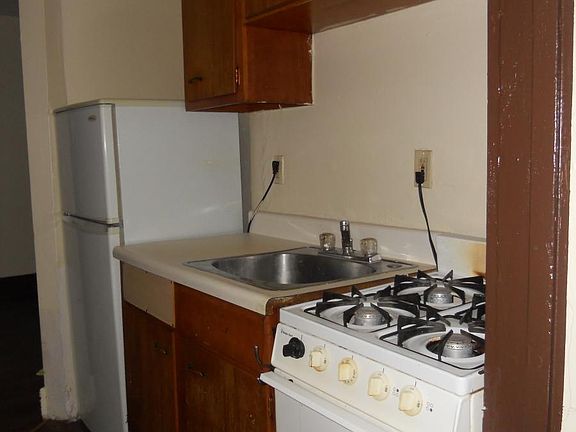 5th image of 197 North St APT A3