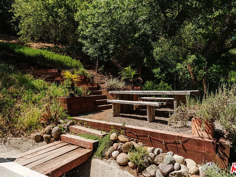 1149 Old Topanga Canyon Rd — Photo 21