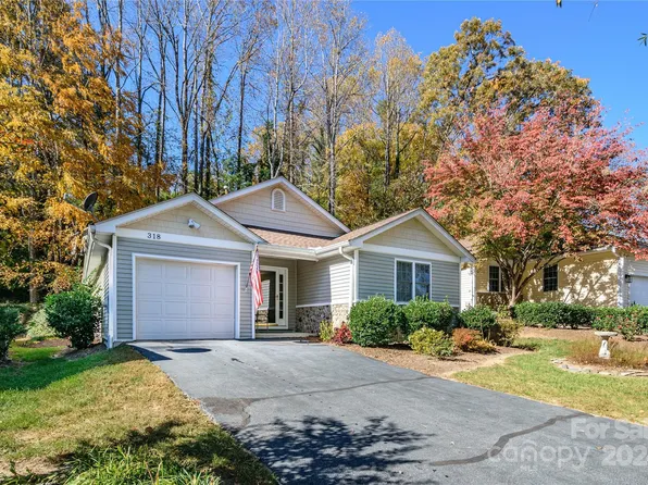 318 Ewarts Hill Rd, Hendersonville, NC 28739