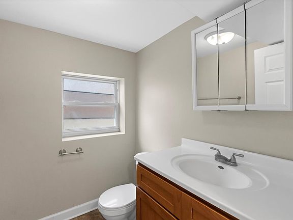 5th image of 14437 Sanderson Ave