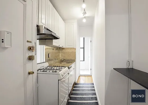 Rented by Bond New York | media 15