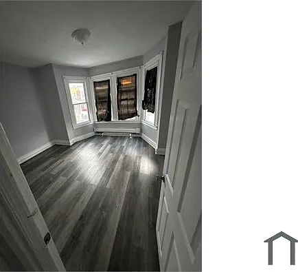 3 bed, 1200 sqft, $2,000 — Photo 3