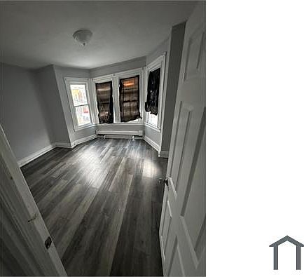 3rd image of 4927 Ormes St