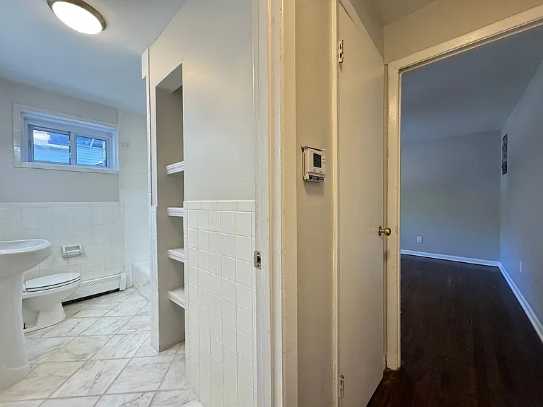 550 Whitney Ave #2 — Photo 7