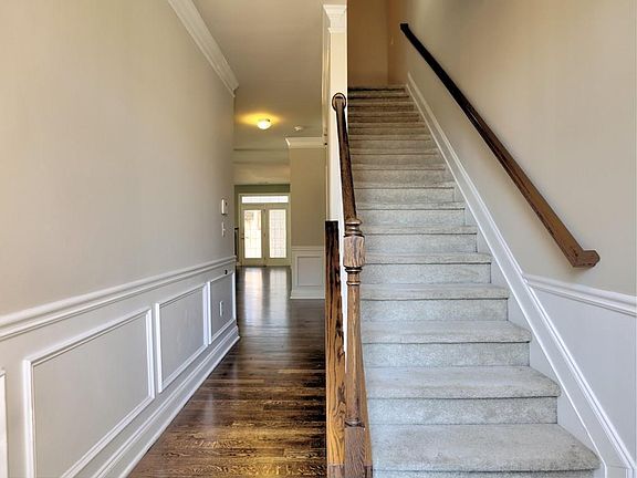4th image of 2388 Strand Ave
