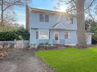 16 Kellum St, Huntington Station, NY 11746