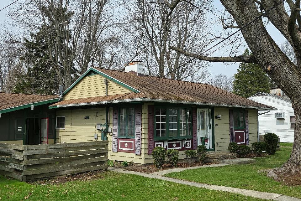 1st image of 19 Morley Dr