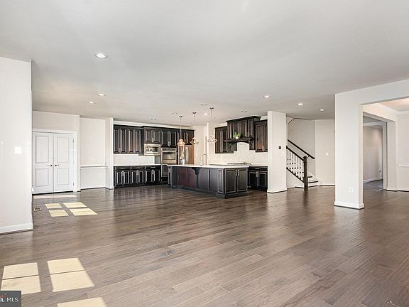 5th image of 9073 Bear Branch Pl