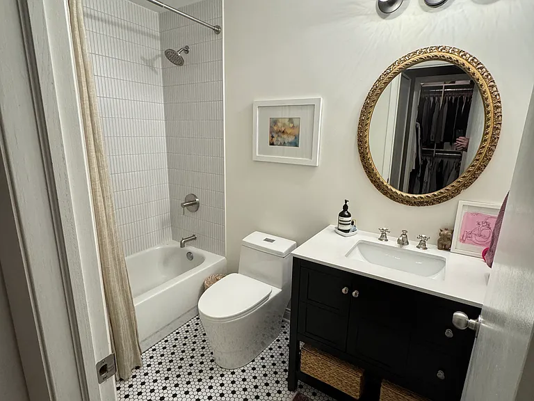 2210 W Wabansia Ave #210 — Photo 12