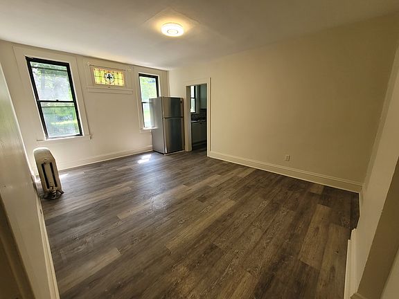 2nd image of 723-725 Sherwood Ave #723