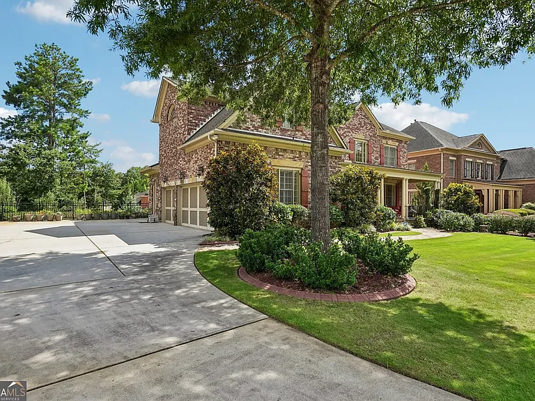 103 Century Park Pl — Photo 4