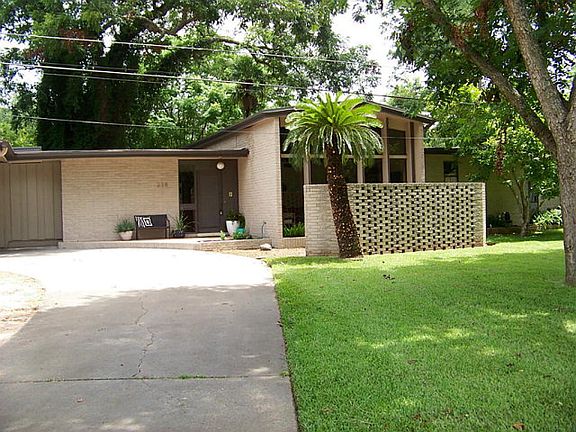 2nd image of 218 Oyster Creek Dr