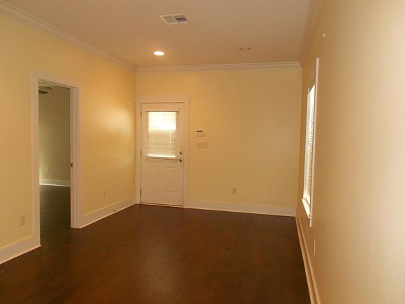 3rd image of 543 East St