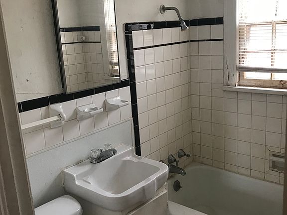 2nd image of 2205 Hardin Dr