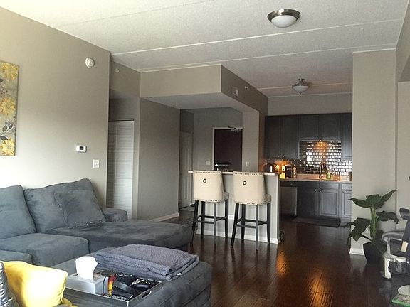 2nd image of 125 Lakeview Dr Unit 604