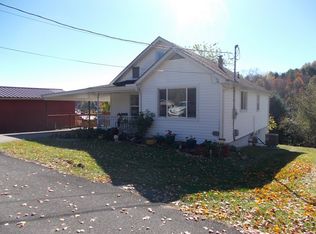 108 E Camellia St, Sophia, WV 25921