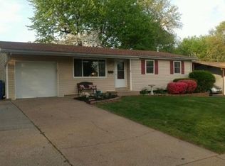 1395 Yaqui Dr, Florissant, MO 63031