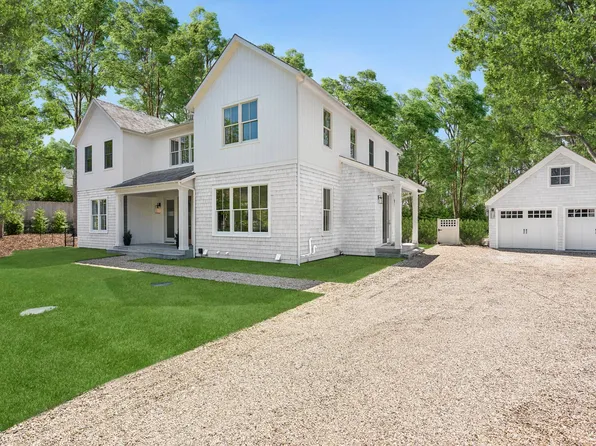 https://photos.zillowstatic.com/fp/c3bce1c91e159143ff48ccec1feab6f8-p_e.webp