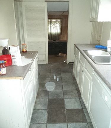 4th image of 573 E Florida Ave