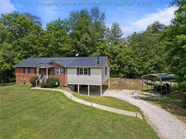 3232 Booten Creek Rd, Barboursville, WV 25504