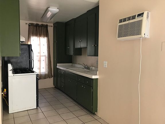 2nd image of 616 N St Andrews Pl APT 4