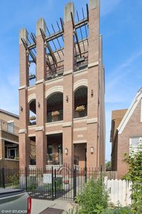 3252 N California Ave #2, Chicago, IL, 60618
