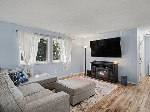4th image of 8166 Janero Ave S