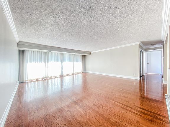 5th image of 3800 Fairfax Dr APT 614