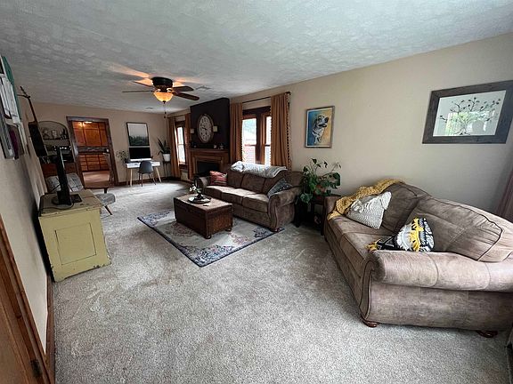 2nd image of 813 W 1ST