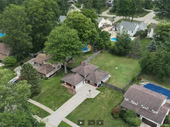 6573 Miller Dr, North Ridgeville, OH 44039