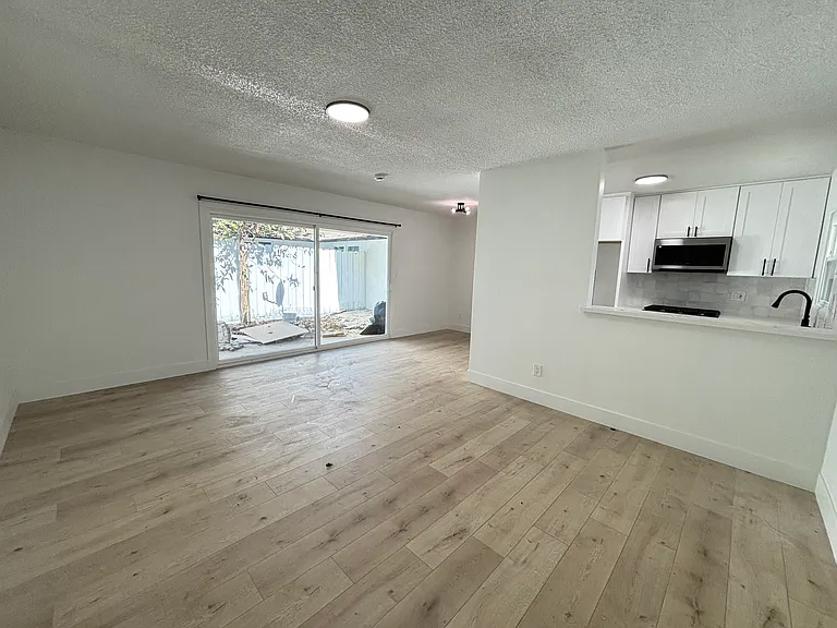 1531 W Ball Rd #B — Photo 12