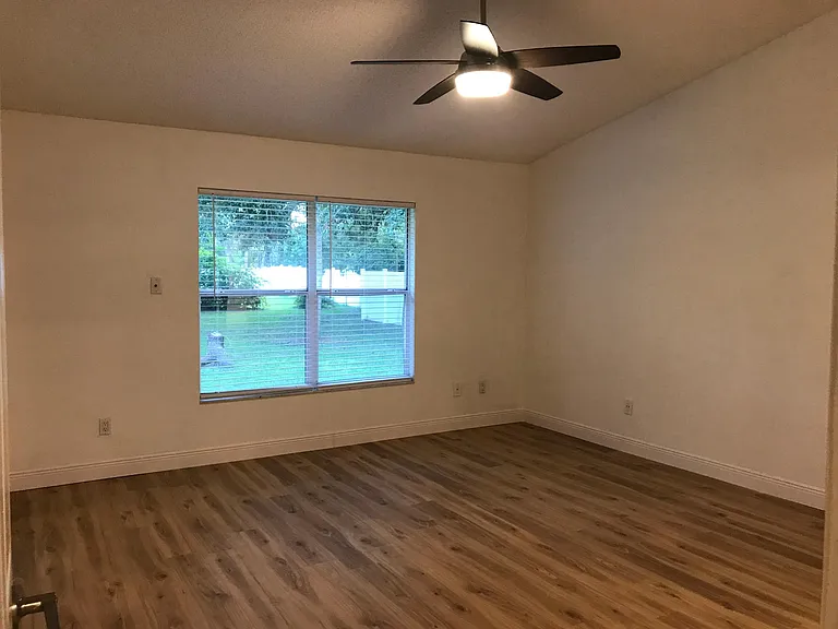 760 Riviera Dr NE — Photo 7
