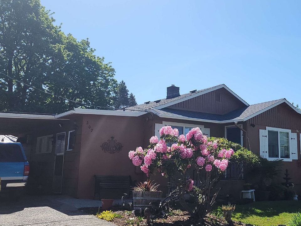 2nd image of 207 Elm St